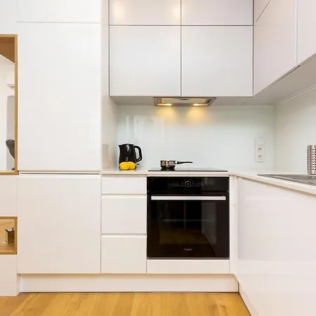 Apartment City Center Grzybowska By Renters Prestige Warsaw Exterior photo