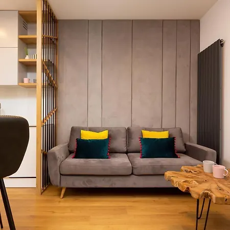 Apartment City Center Grzybowska By Renters Prestige Warsaw Exterior photo
